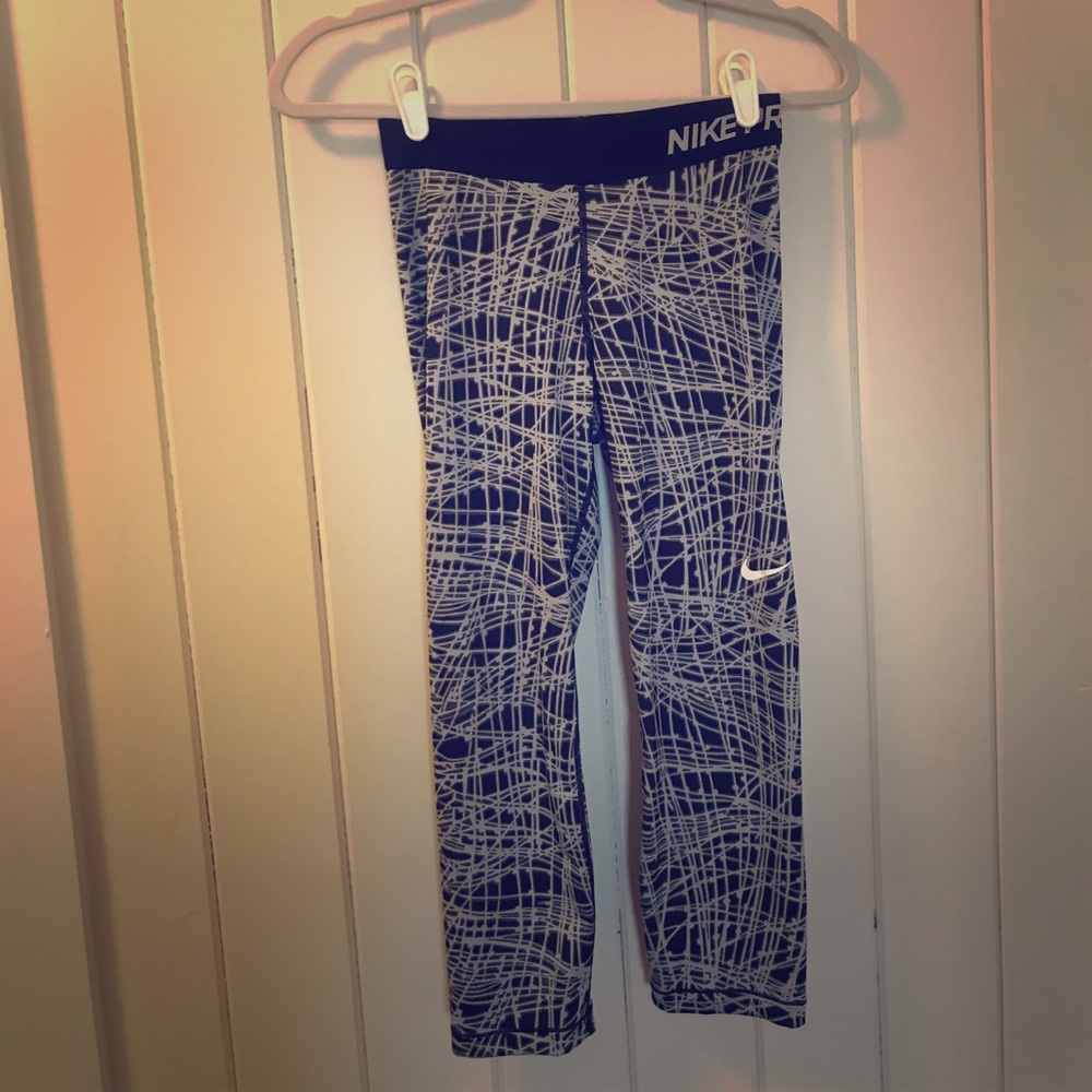 Cropped Nike Pro Leggings